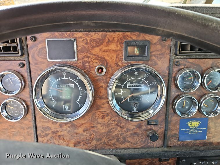 image for item EO7017 2000 Kenworth W900 semi truck