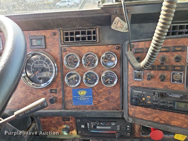 image for item EO7017 2000 Kenworth W900 semi truck