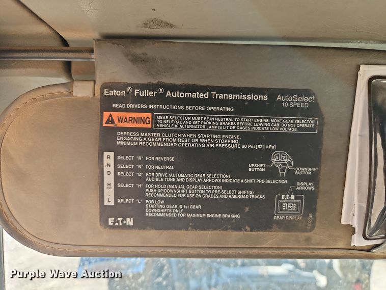 image for item EO7017 2000 Kenworth W900 semi truck