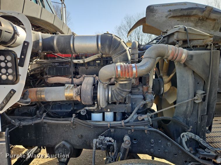 image for item EO7017 2000 Kenworth W900 semi truck