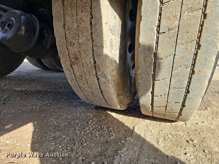 image for item EO7017 2000 Kenworth W900 semi truck