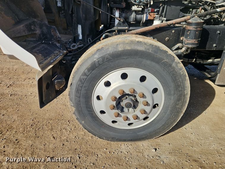 image for item EO7017 2000 Kenworth W900 semi truck