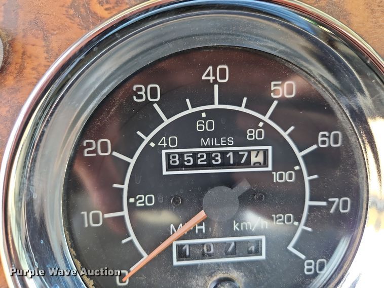 image for item EO7017 2000 Kenworth W900 semi truck