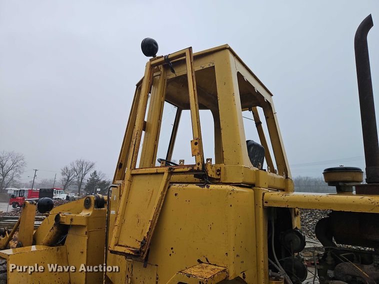 image for item EO7057 1973 Caterpillar 930 wheel loader