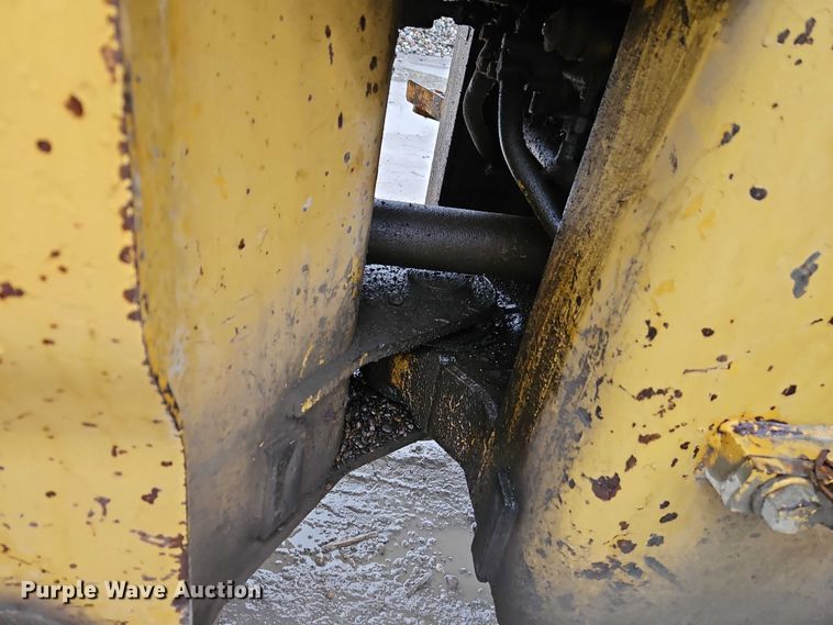image for item EO7057 1973 Caterpillar 930 wheel loader