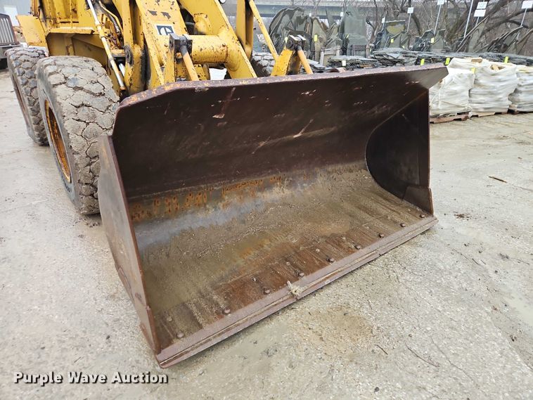 image for item EO7057 1973 Caterpillar 930 wheel loader