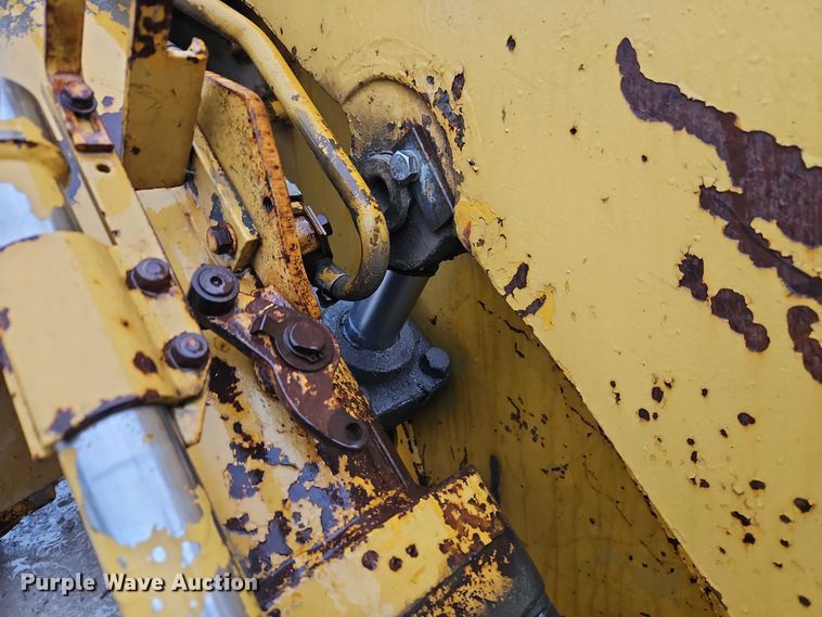 image for item EO7057 1973 Caterpillar 930 wheel loader