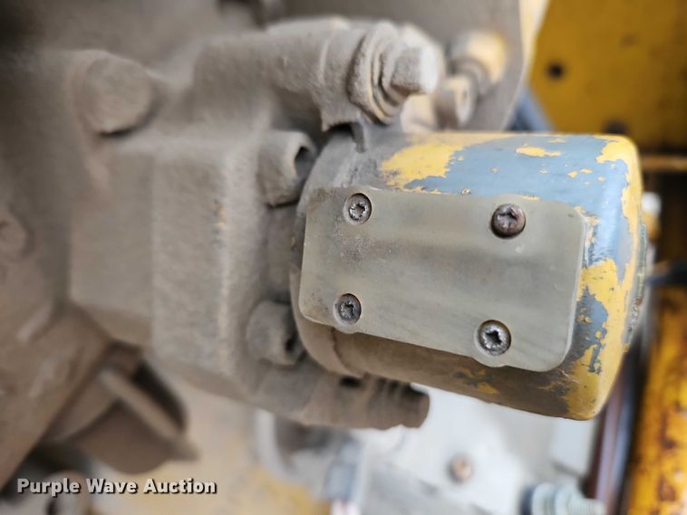 image for item EO7057 1973 Caterpillar 930 wheel loader