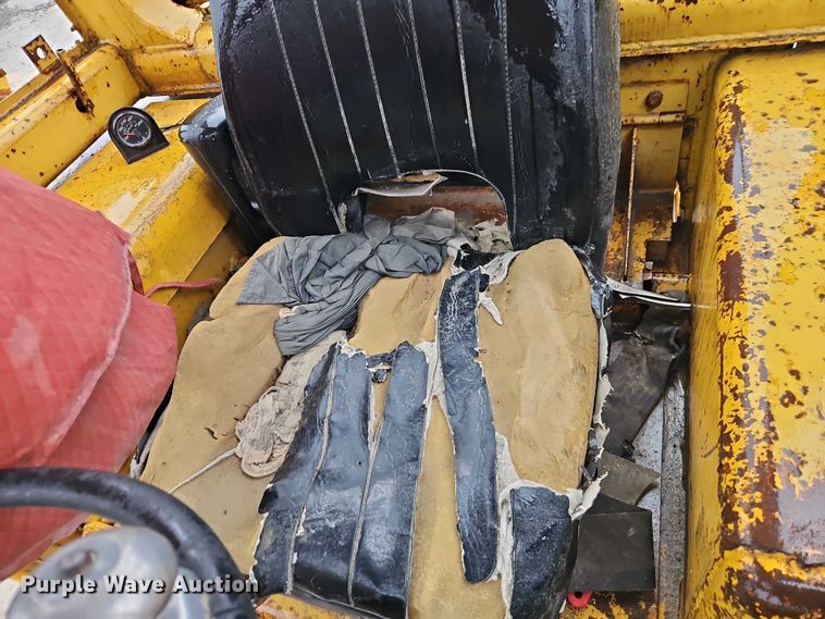 image for item EO7057 1973 Caterpillar 930 wheel loader