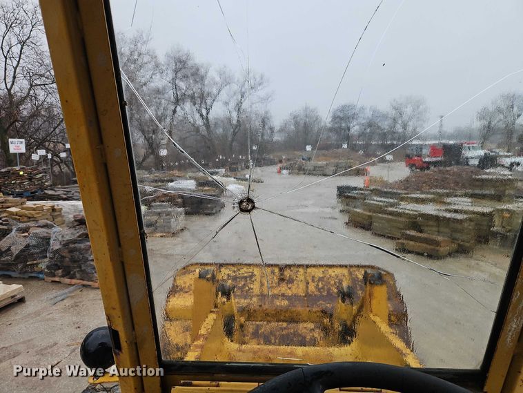 image for item EO7057 1973 Caterpillar 930 wheel loader