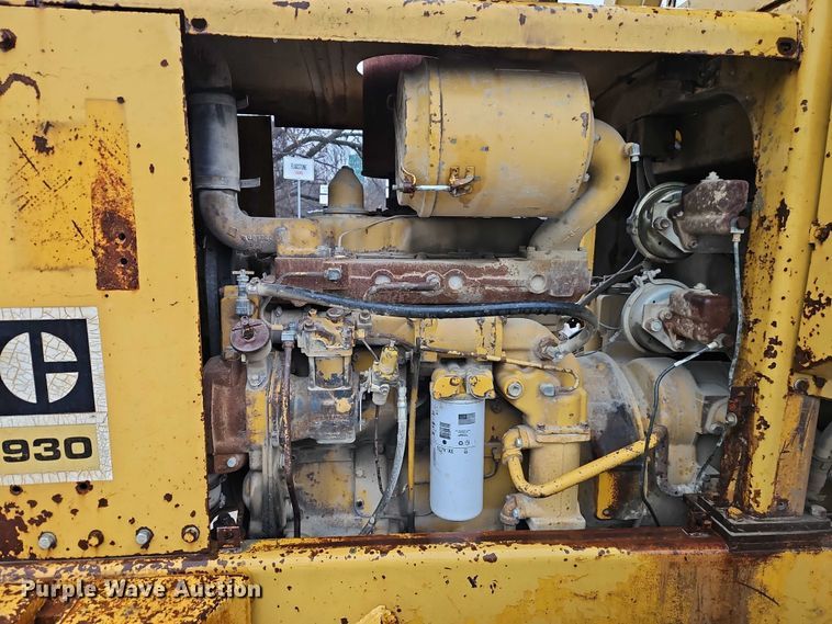 image for item EO7057 1973 Caterpillar 930 wheel loader