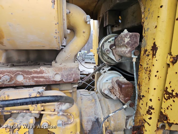 image for item EO7057 1973 Caterpillar 930 wheel loader