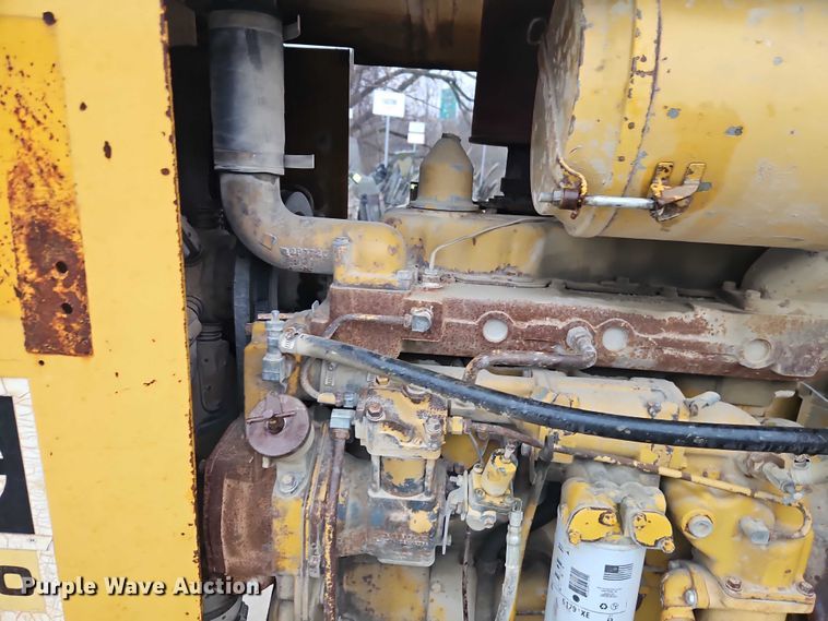 image for item EO7057 1973 Caterpillar 930 wheel loader