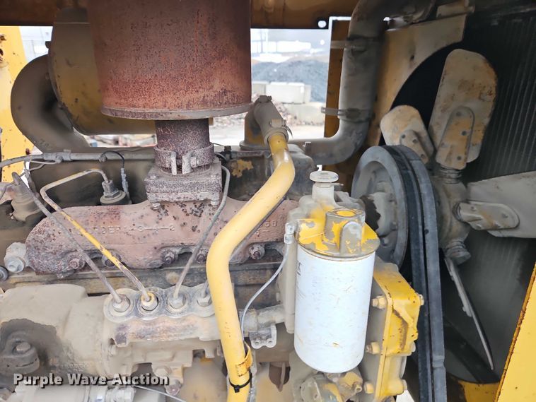 image for item EO7057 1973 Caterpillar 930 wheel loader