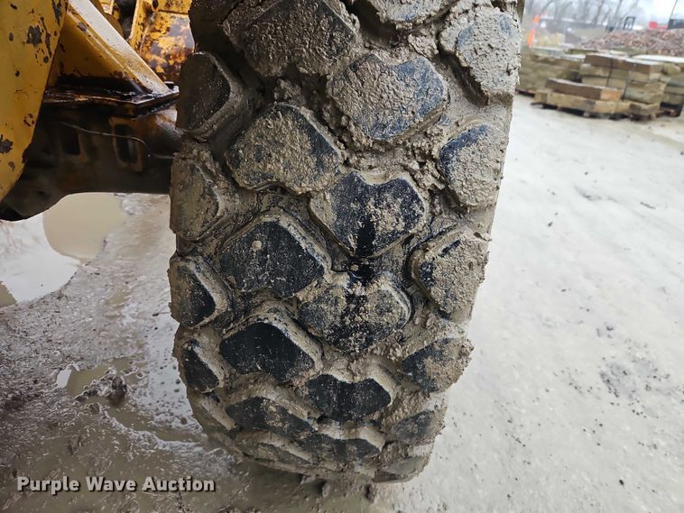 image for item EO7057 1973 Caterpillar 930 wheel loader