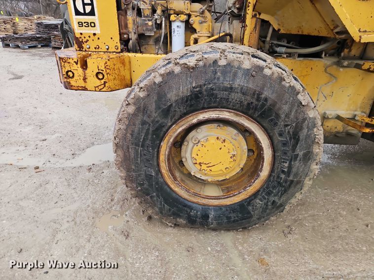 image for item EO7057 1973 Caterpillar 930 wheel loader