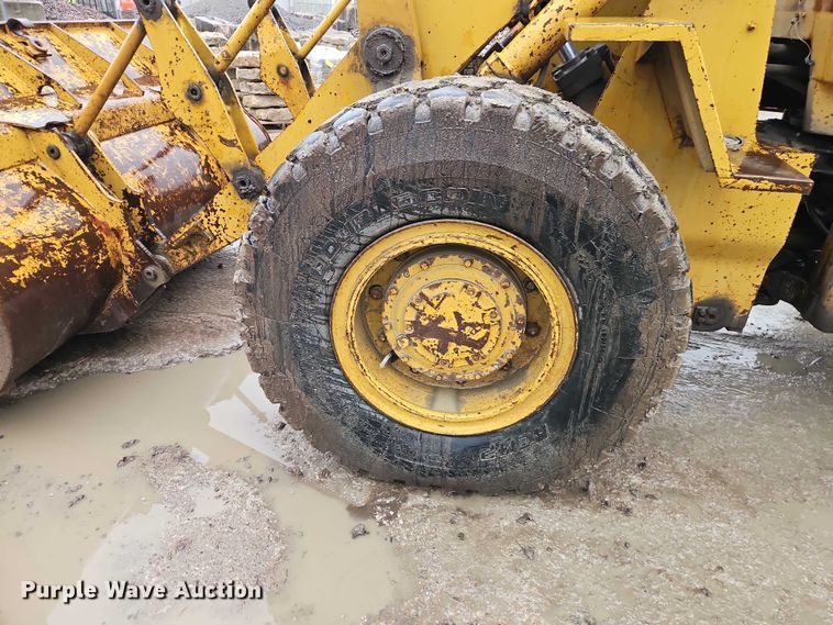 image for item EO7057 1973 Caterpillar 930 wheel loader