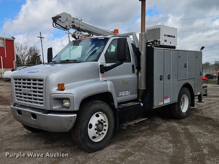 image for item EO7200 2009 GMC C7500 utility / service truck