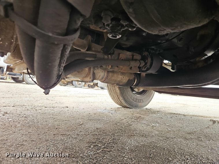 image for item EO7200 2009 GMC C7500 utility / service truck