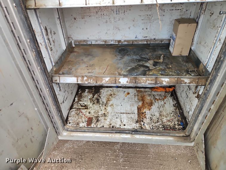 image for item EO7200 2009 GMC C7500 utility / service truck