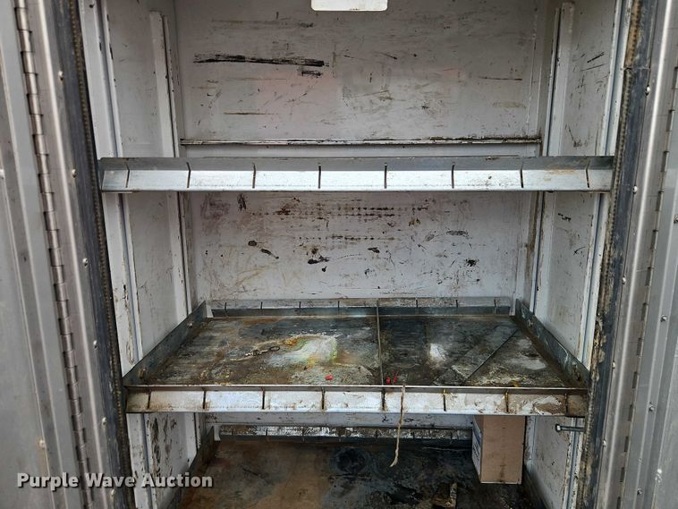 image for item EO7200 2009 GMC C7500 utility / service truck