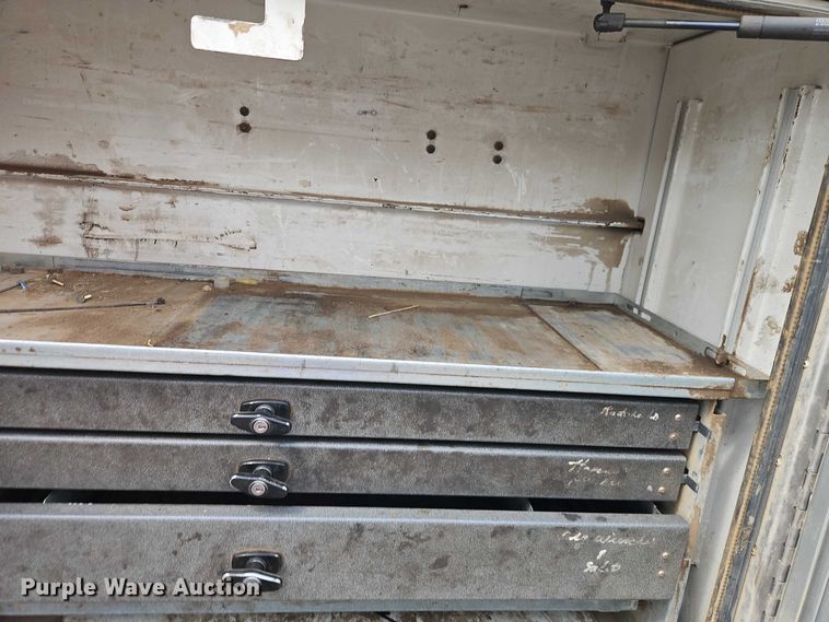 image for item EO7200 2009 GMC C7500 utility / service truck