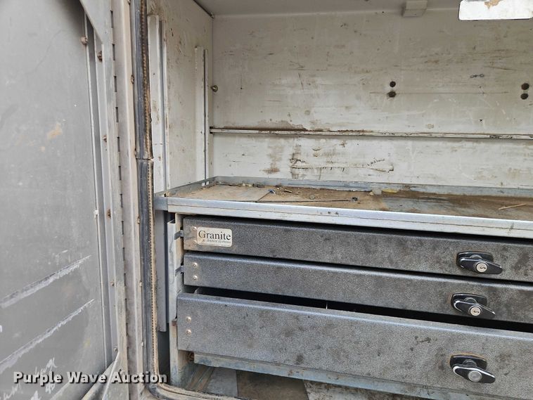 image for item EO7200 2009 GMC C7500 utility / service truck