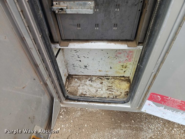 image for item EO7200 2009 GMC C7500 utility / service truck