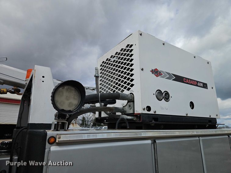 image for item EO7200 2009 GMC C7500 utility / service truck