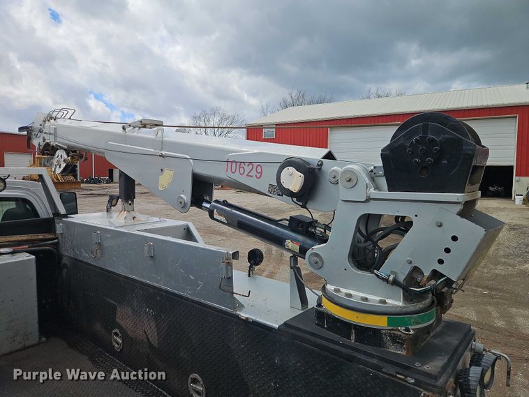 image for item EO7200 2009 GMC C7500 utility / service truck