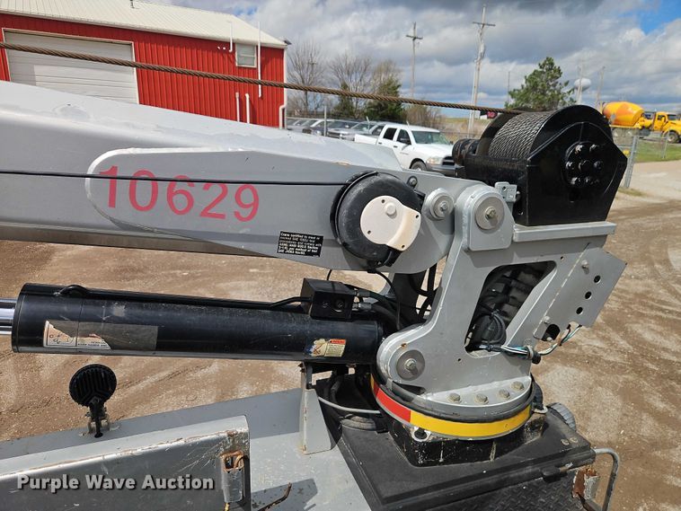 image for item EO7200 2009 GMC C7500 utility / service truck