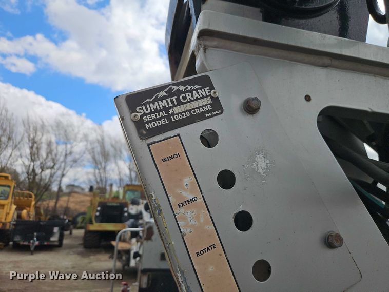 image for item EO7200 2009 GMC C7500 utility / service truck