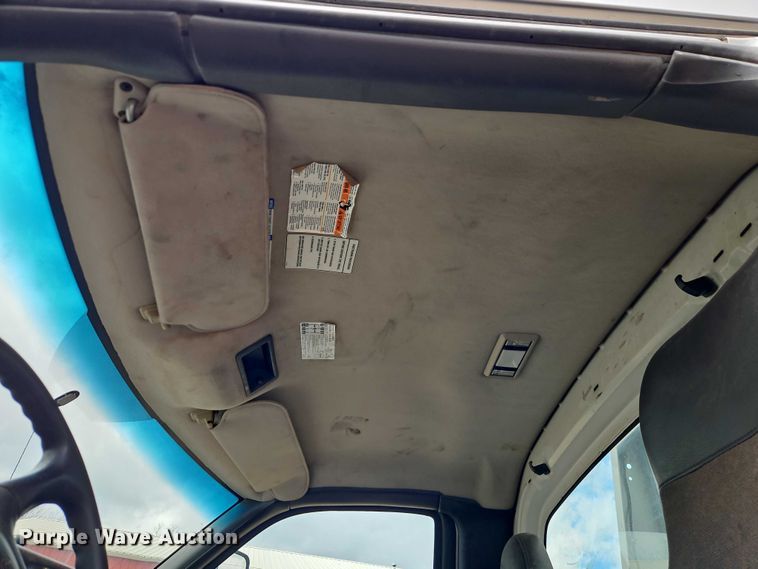 image for item EO7200 2009 GMC C7500 utility / service truck