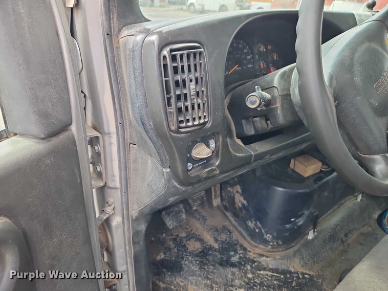 image for item EO7200 2009 GMC C7500 utility / service truck