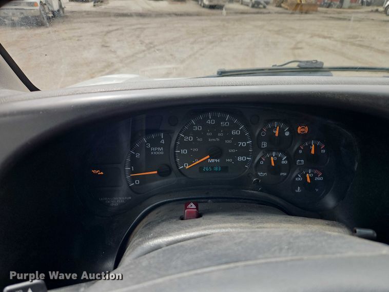 image for item EO7200 2009 GMC C7500 utility / service truck