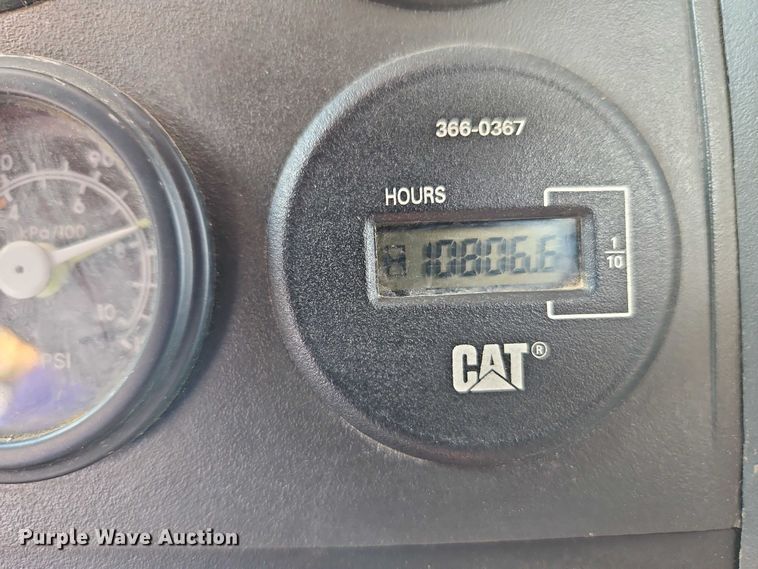 image for item EO7200 2009 GMC C7500 utility / service truck