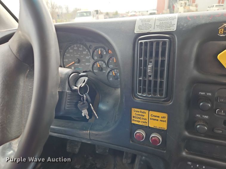 image for item EO7200 2009 GMC C7500 utility / service truck