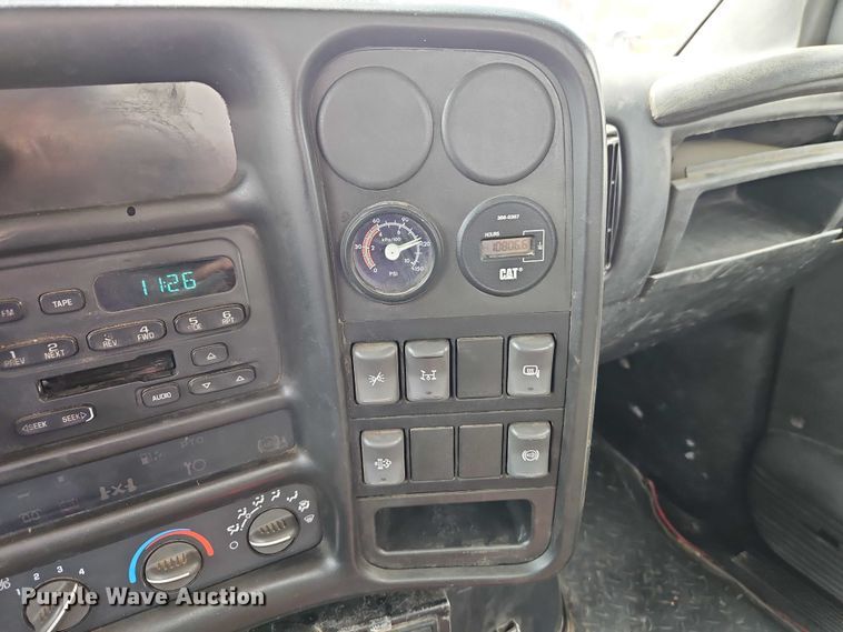 image for item EO7200 2009 GMC C7500 utility / service truck