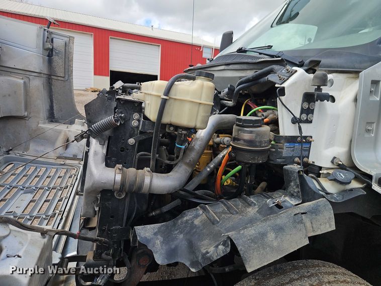 image for item EO7200 2009 GMC C7500 utility / service truck