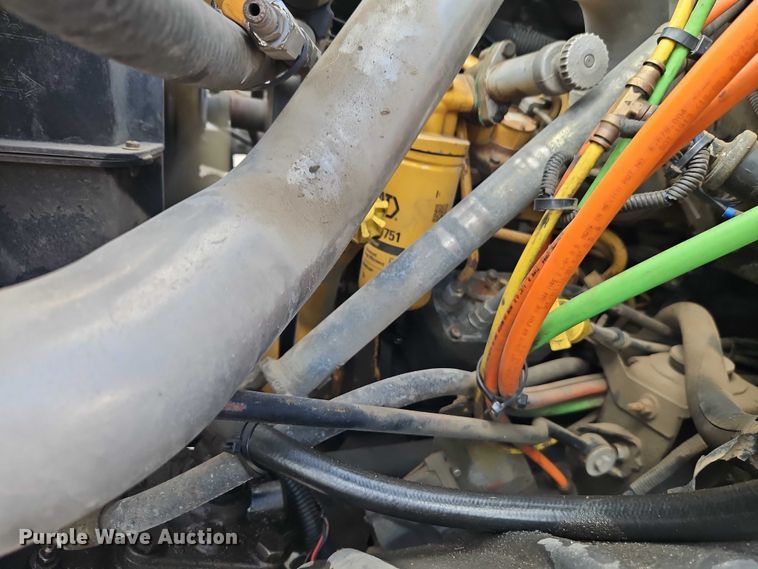 image for item EO7200 2009 GMC C7500 utility / service truck