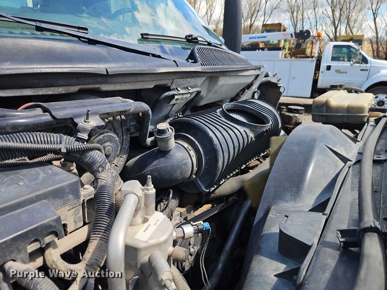 image for item EO7200 2009 GMC C7500 utility / service truck