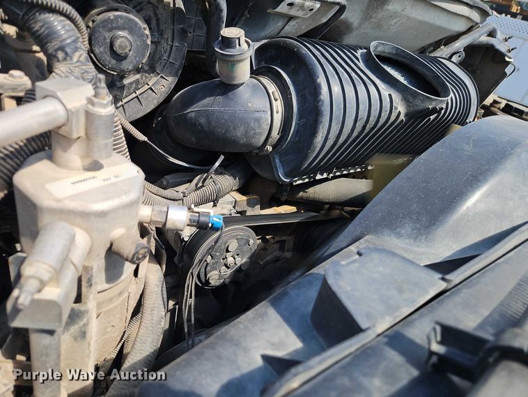 image for item EO7200 2009 GMC C7500 utility / service truck