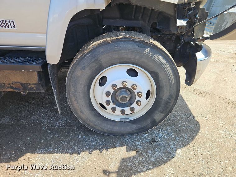 image for item EO7200 2009 GMC C7500 utility / service truck