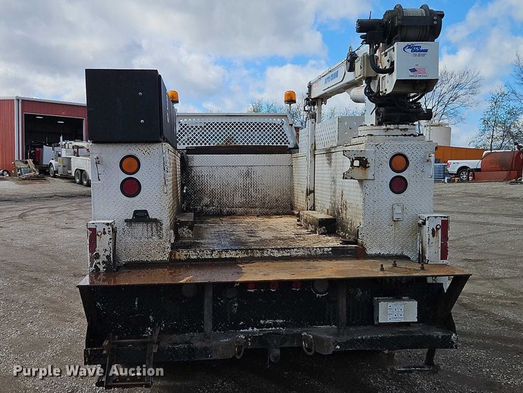 image for item EO7201 2004 Ford F750 Super Duty utility / service truck