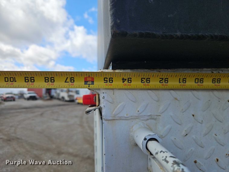 image for item EO7201 2004 Ford F750 Super Duty utility / service truck