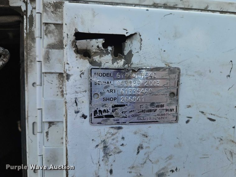 image for item EO7201 2004 Ford F750 Super Duty utility / service truck