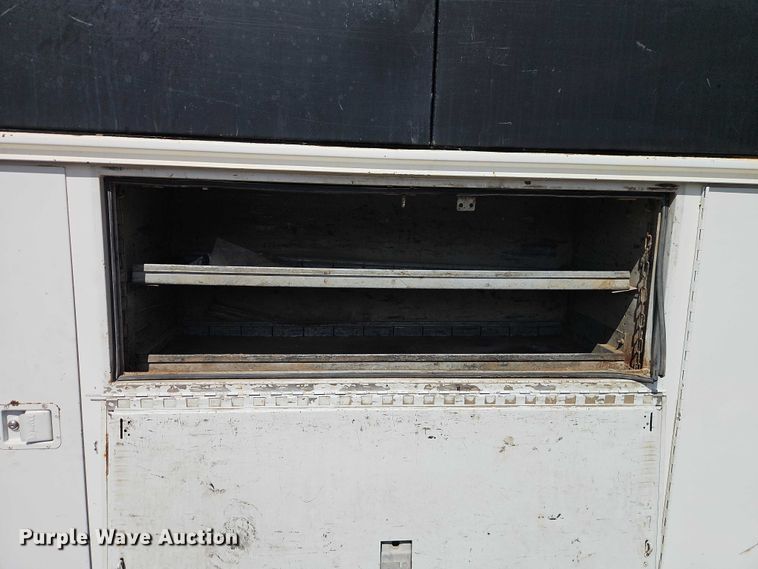 image for item EO7201 2004 Ford F750 Super Duty utility / service truck