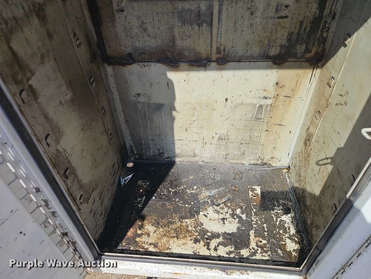 image for item EO7201 2004 Ford F750 Super Duty utility / service truck