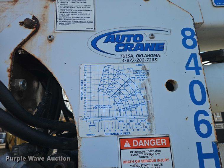 image for item EO7201 2004 Ford F750 Super Duty utility / service truck