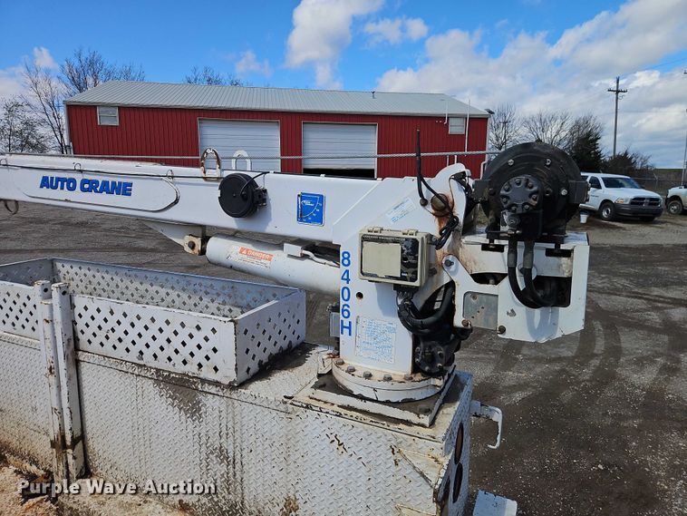 image for item EO7201 2004 Ford F750 Super Duty utility / service truck